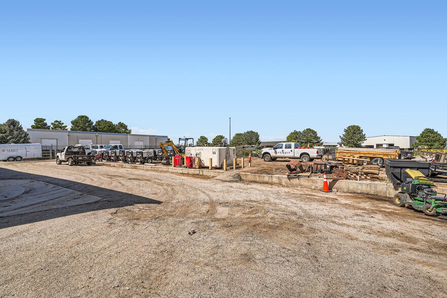 More Photos Of 6849 S Dawson Cir, Englewood Warehouse For Lease
