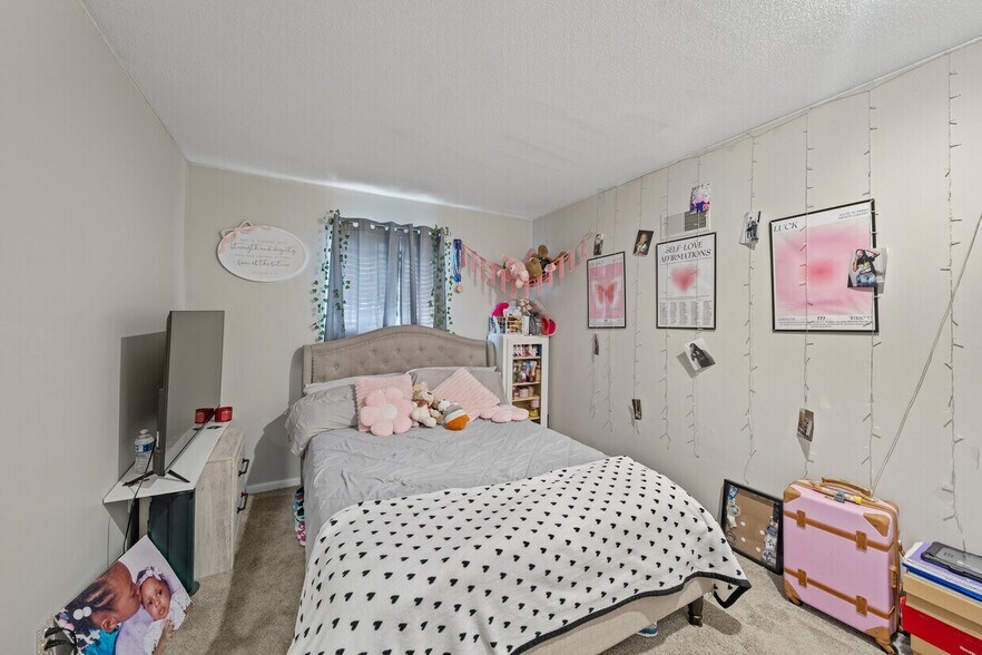 More Photos Of 1707 E 97th St, Kansas City Apartments For Sale