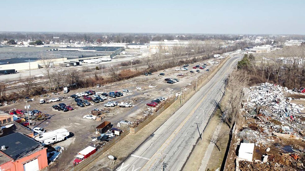 More Photos Of 4105 N Detroit Ave, Toledo Auto Salvage Facility For Sale