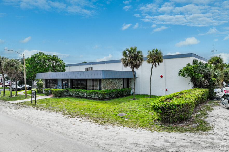 Primary Photo Of 5280 NW 165th St, Hialeah Warehouse For Lease