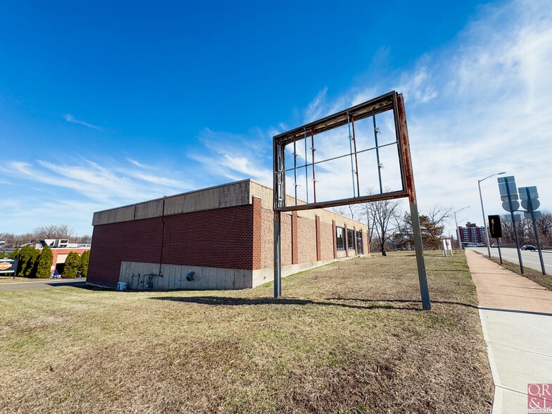 More Photos Of 400 Connecticut Blvd, East Hartford Freestanding For Lease