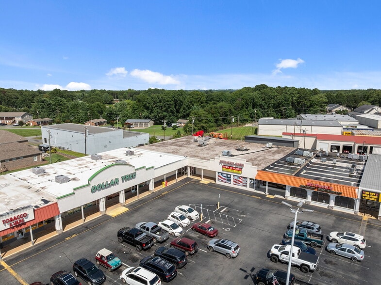 More Photos Of 607 S Main St, King Department Store For Lease