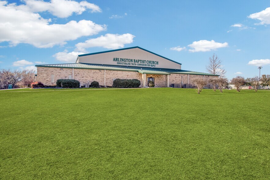 3434 S Collins St, Arlington, TX 76014 Skating Rink For Sale