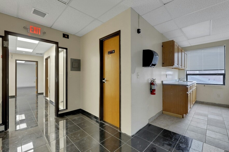 More Photos Of 117 Central Ave, Hackensack Office Residential For Lease