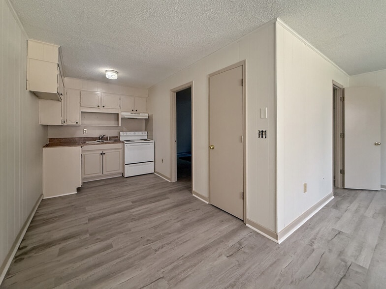 More Photos Of 79 Ridgemont Cir, Collinsville Apartments For Sale