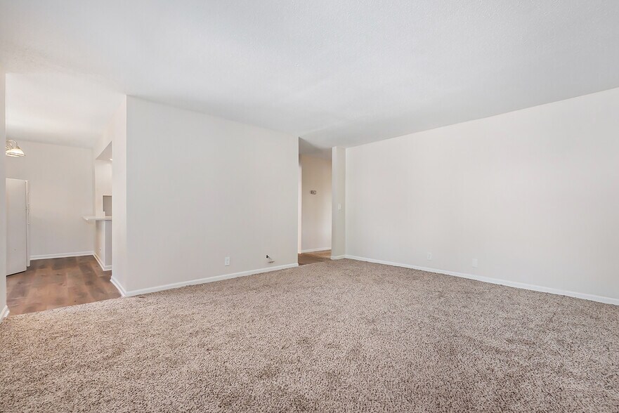 More Photos Of 8831-8837 Glenwood Ct, Overland Park Apartments For Sale