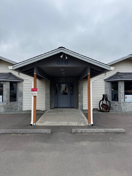 More Photos Of 316 Highway 101 N, Rockaway Beach Storefront Retail Residential For Sale