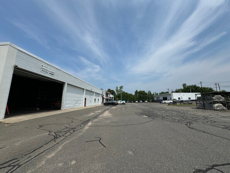 More Photos Of 372 Pasco Rd, Springfield Warehouse For Sale