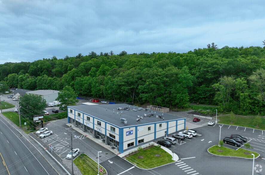 More Photos Of 13 Rockingham Rd, Windham General Retail For Sale