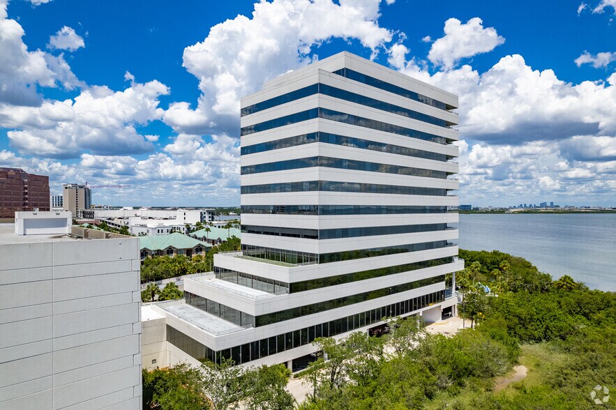 More Photos Of 2701 N Rocky Point Dr, Tampa Office For Lease