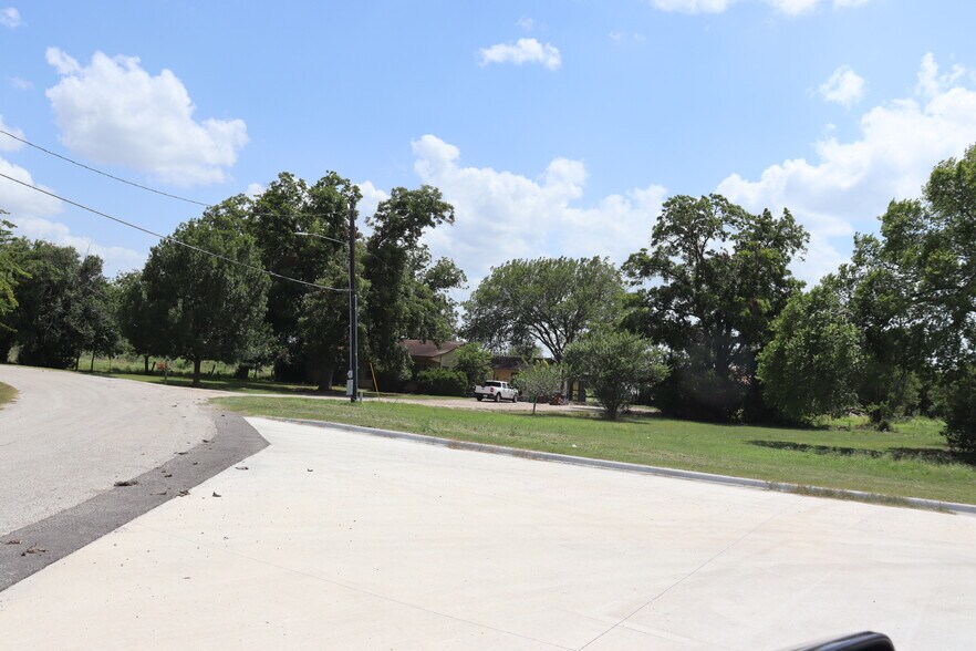 More Photos Of 2001 Clearfork St, Lockhart Land For Sale