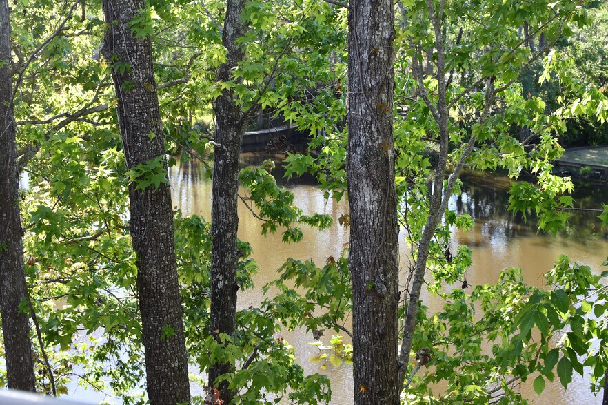 More Photos Of 8850 Goodbys Executive Dr, Jacksonville Medical For Sale