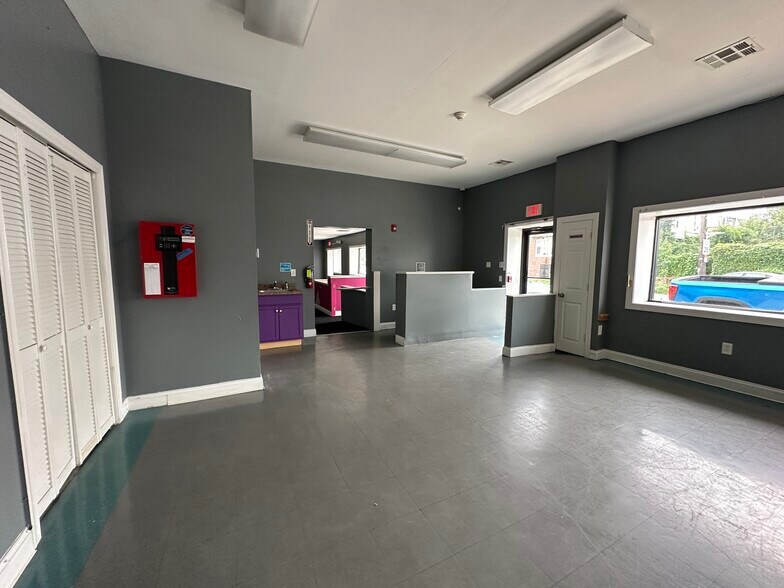 More Photos Of 6600 Limekiln Pike, Philadelphia Freestanding For Sale