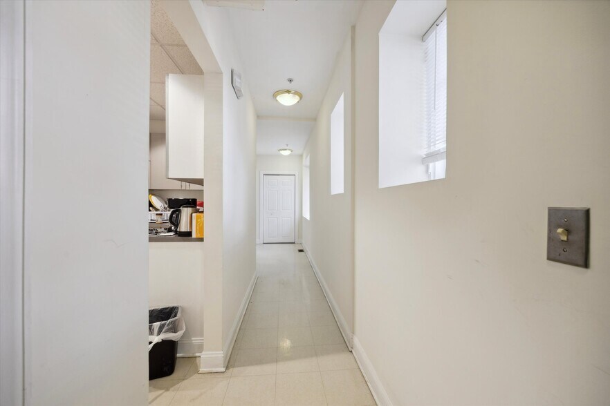 More Photos Of 400 E 21st St, Chester Office For Sale