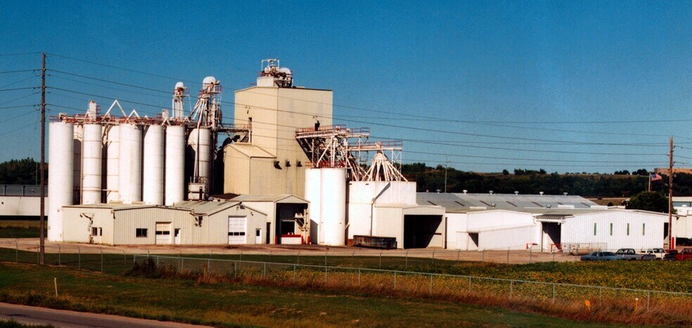 Primary Photo Of 4001 Lewis Blvd, Sioux City Manufacturing For Sale