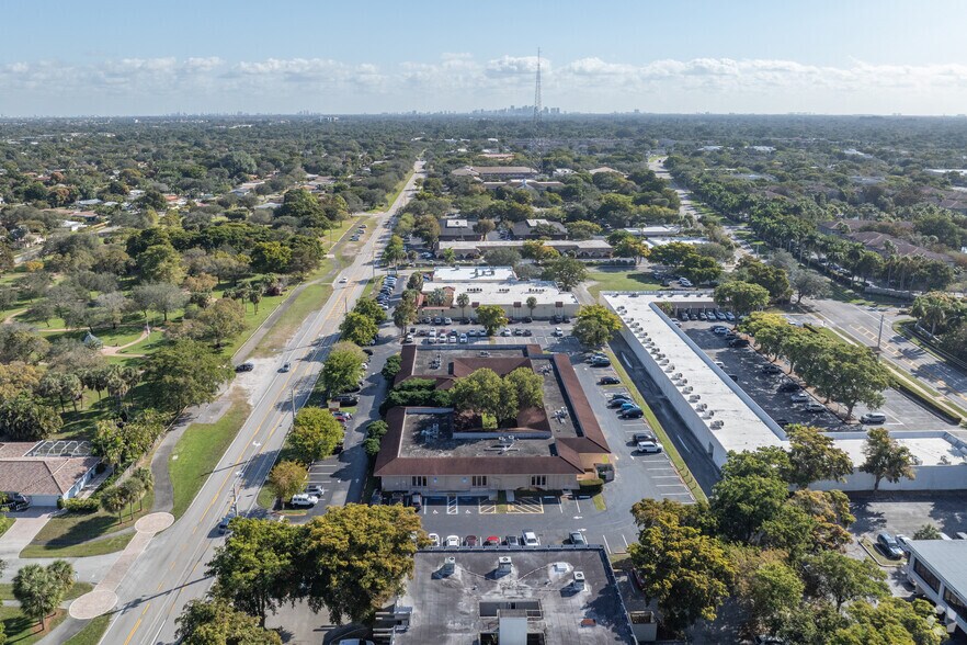 More Photos Of 7390 NW 5th St, Plantation Unknown For Lease