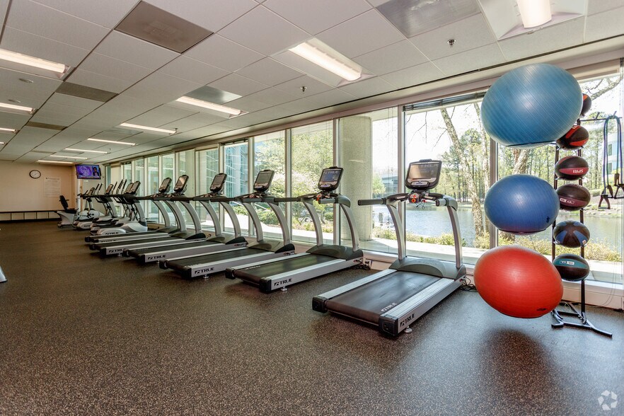 More Photos Of 300 Arboretum Pl, Richmond Office For Lease