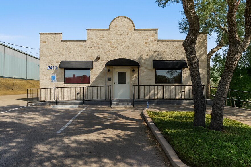 Primary Photo Of 3411 N Highway 281, Marble Falls Office For Sale