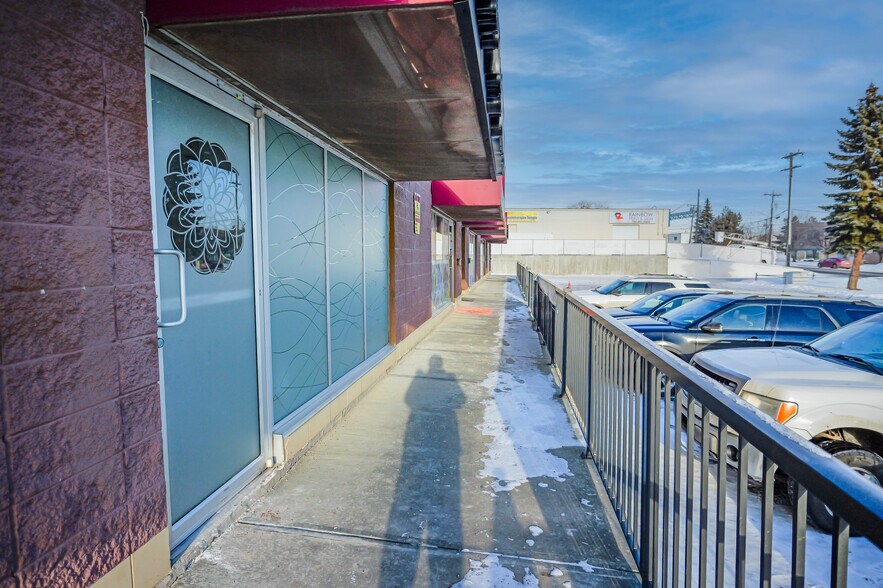 More Photos Of 3460 93 St NW, Edmonton Office For Lease