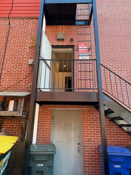 More Photos Of 1608 20th St NW, Washington Storefront Retail Office For Lease