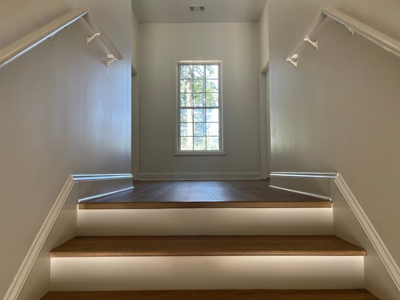 More Photos Of 440 S Peachtree St, Norcross Loft Creative Space For Lease
