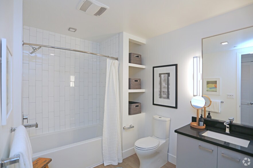 More Photos Of 1501 Island Ave, San Diego Apartments For Lease