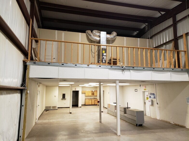 More Photos Of 74 Fm 2119, Pecos Industrial For Lease