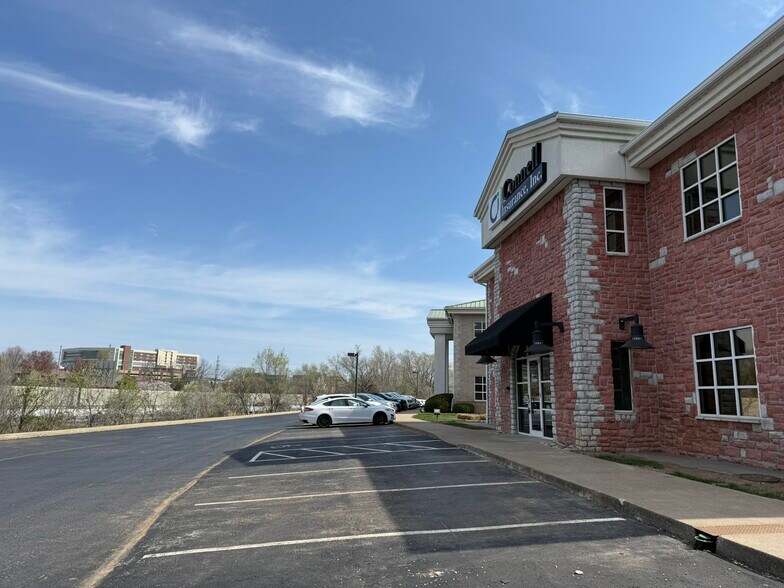 More Photos Of 909 E Republic Rd, Springfield Office For Sale