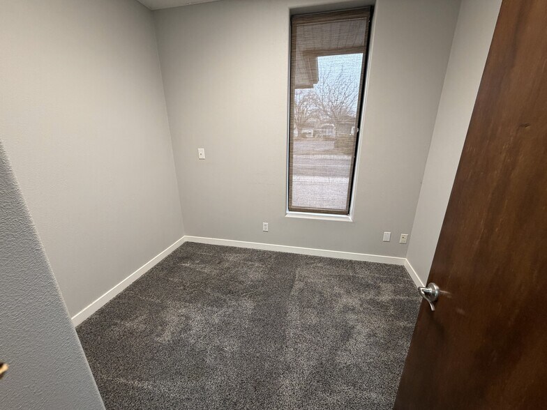 More Photos Of 885-895 Railroad St, Elko Medical For Lease