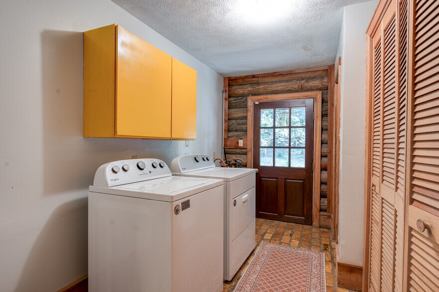 More Photos Of 4032 Highway 48 W, Mccomb Specialty For Sale