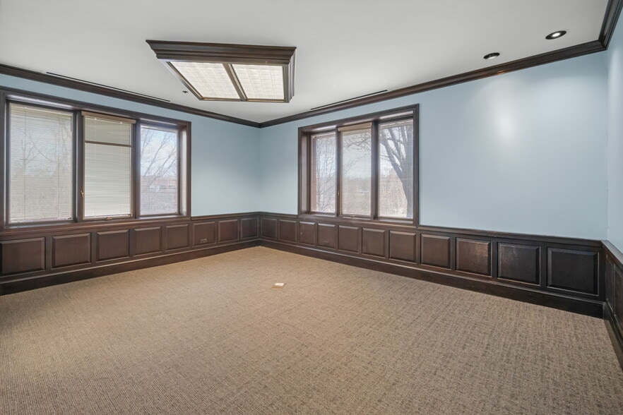 More Photos Of 1477 Barclay Blvd, Buffalo Grove Office For Sale