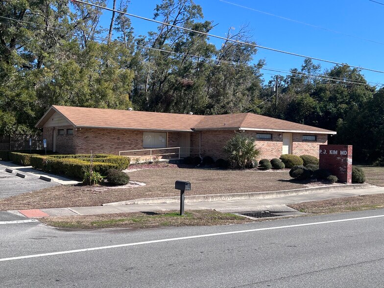 Primary Photo Of 420 NE Santa Fe Blvd, High Springs Medical For Sale