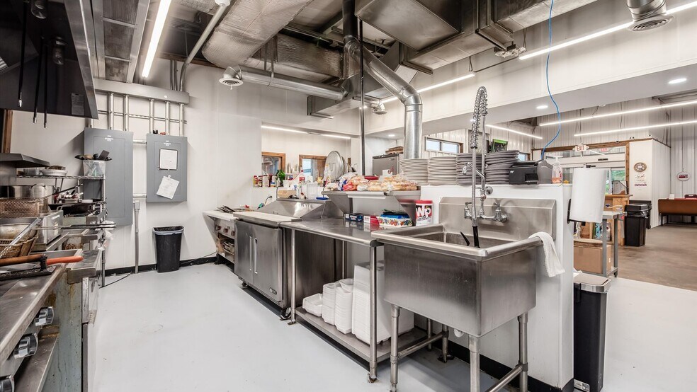 More Photos Of 34 Potters Ln, Roseville Restaurant For Sale