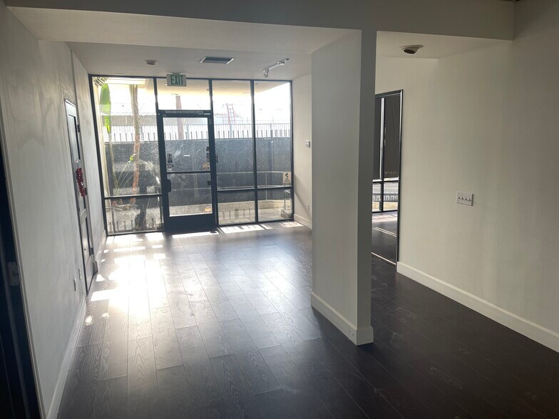 More Photos Of 7442 Varna Ave, North Hollywood Warehouse For Lease