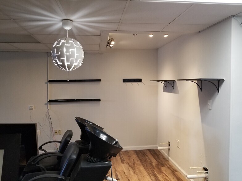 More Photos Of 4700 Stamp Rd, Marlow Heights General Retail For Lease