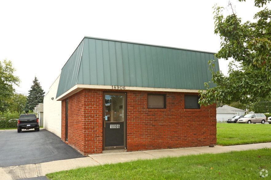Primary Photo Of 18906 Dix Rd, Melvindale Office For Sale