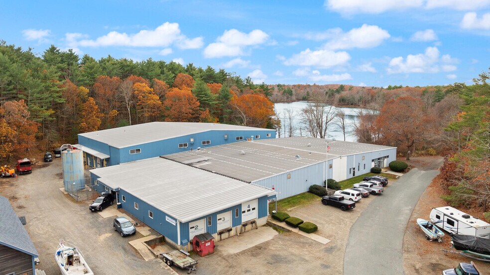 More Photos Of 10 Fernwood Lake Ave, Gloucester Warehouse For Lease