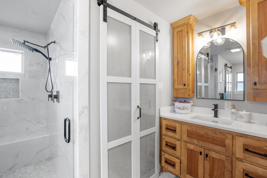 More Photos Of 608 W Morse St, Fredericksburg Specialty For Sale