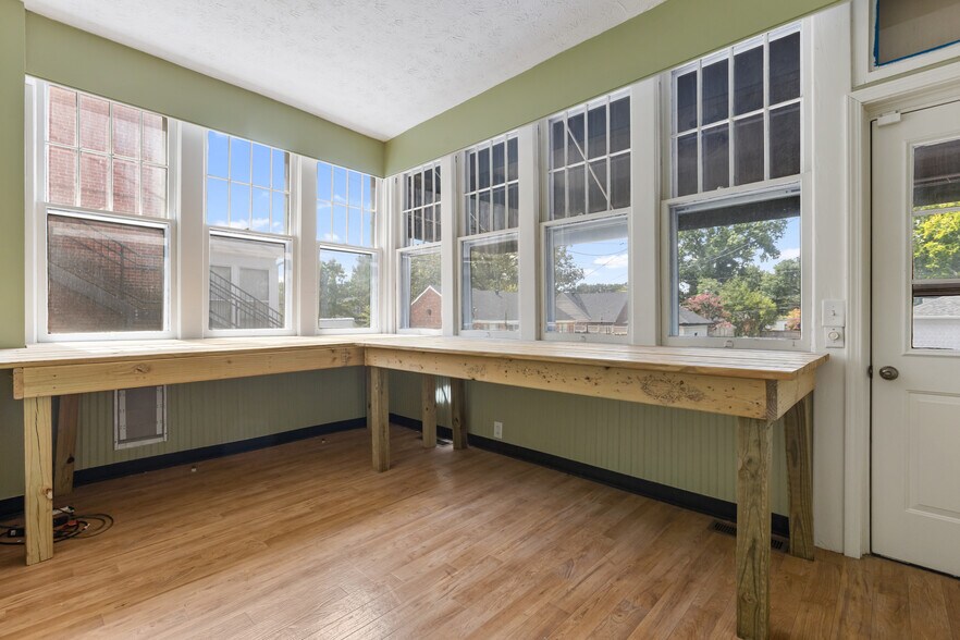 More Photos Of 1542 Frederica St, Owensboro Office Residential For Sale