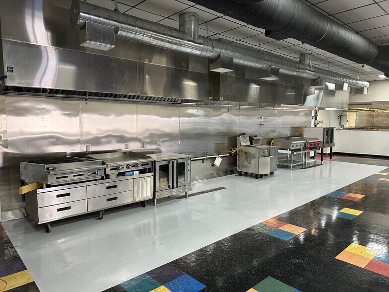 Primary Photo Of 6727 N 47th Ave, Glendale Restaurant For Sale