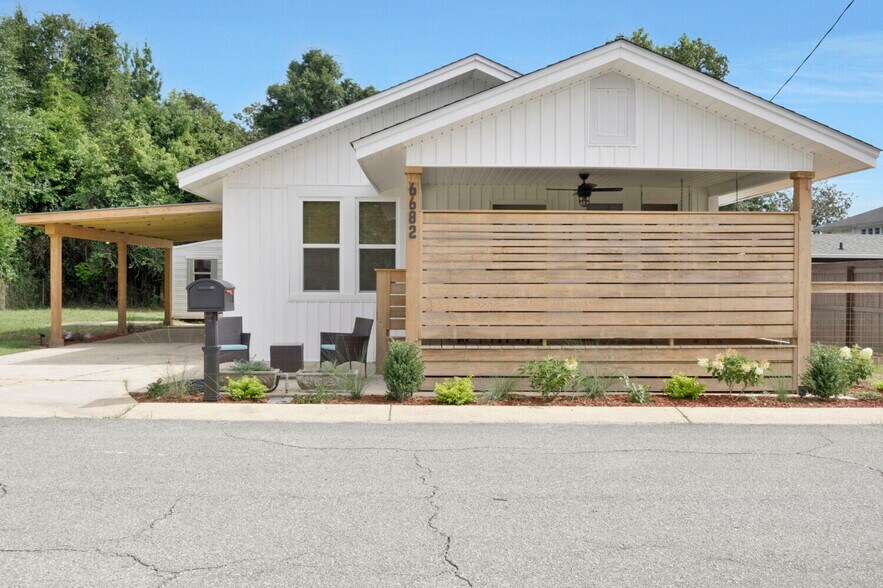 More Photos Of 6682 Ravine St, Milton Office Residential For Sale