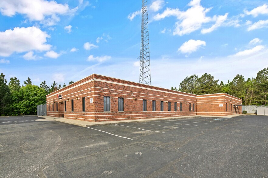 More Photos Of 1876 Bureau Dr, Fayetteville Medical For Sale