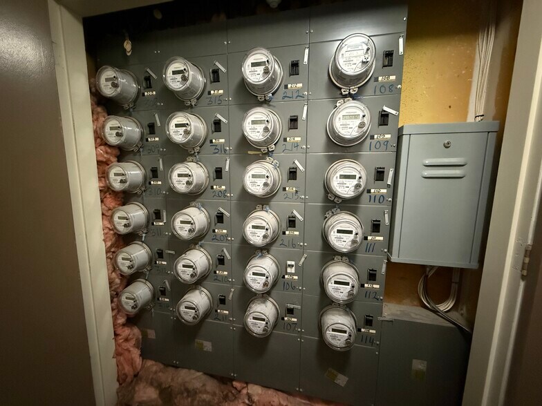 More Photos Of 21387 Dewdney Trunk Rd, Maple Ridge Apartments For Sale