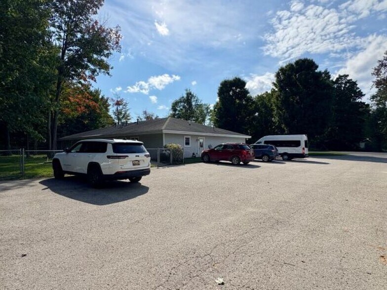 More Photos Of 615 Beardsley St, Boyne City Office For Sale