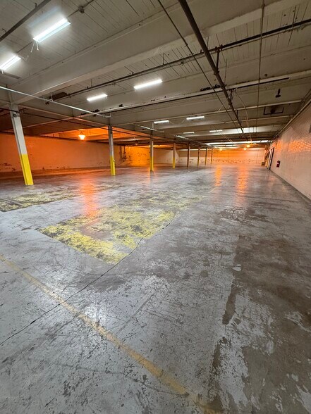 More Photos Of 422B N 3rd St, Albemarle Warehouse For Lease
