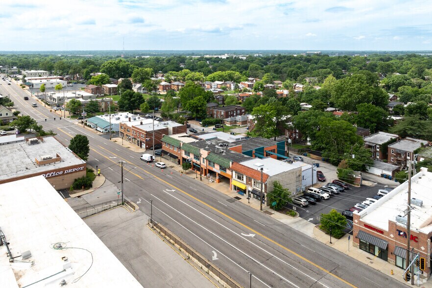 More Photos Of 1031-1035 S Big Bend Blvd, Saint Louis General Retail For Sale