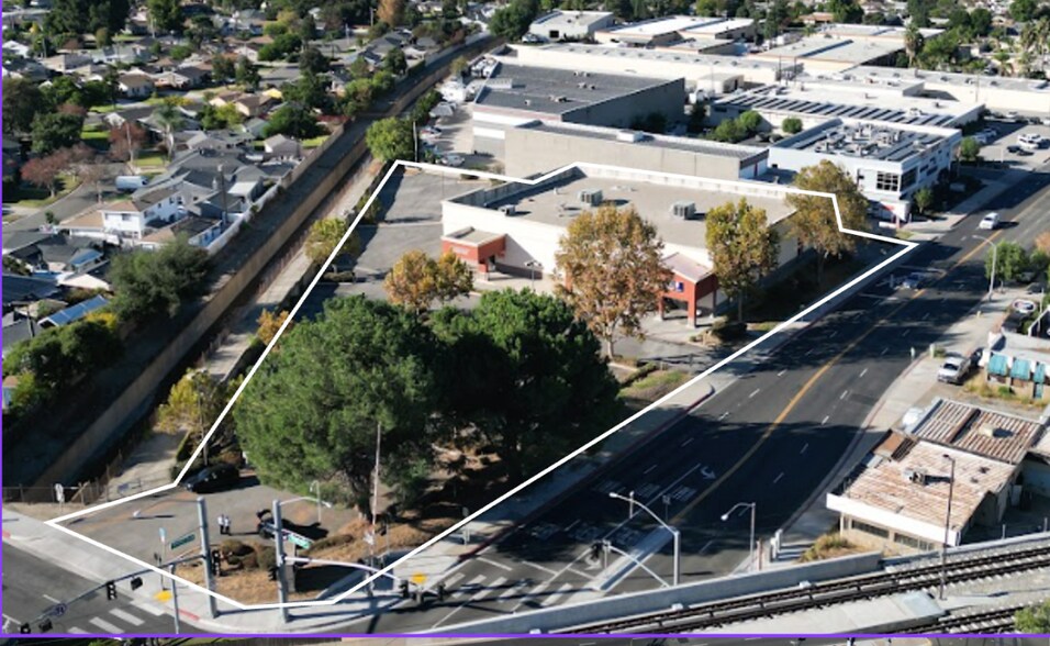 More Photos Of 526 W Foothill Blvd, Glendora Drugstore For Sale