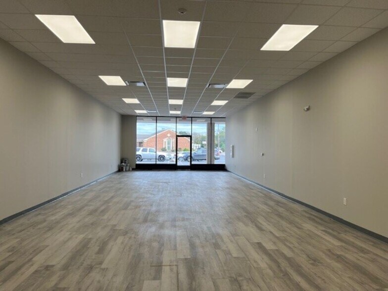 More Photos Of 1211 16th St NE, Hickory Storefront For Lease