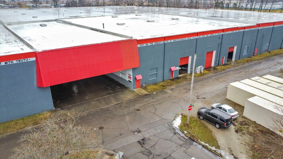 More Photos Of 1450 E Walnut St, Lancaster Manufacturing For Sale