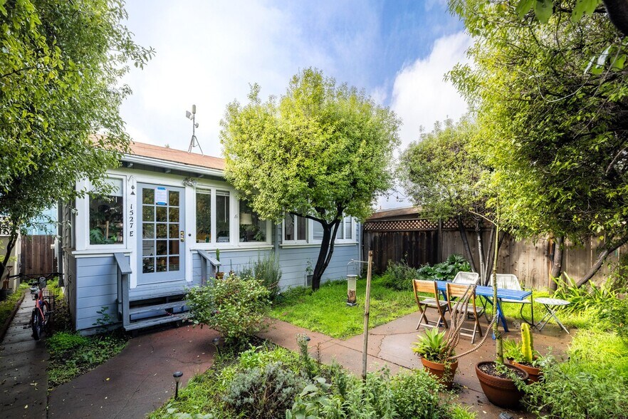 More Photos Of 1527 8th St, Alameda Apartments For Sale